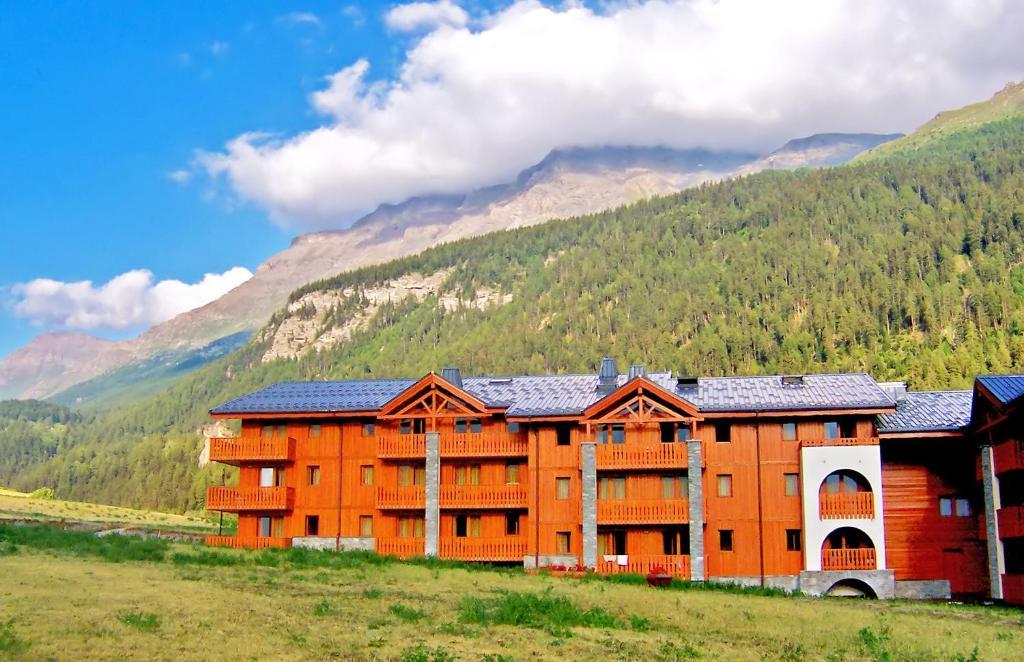 Residence Les Balcons De Val Cenis Le Haut ล็องส์เลอวิลลาร์ ภายนอก รูปภาพ